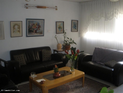 KYRIAT MOCHE/Agreable, Appartement bien agenc, Au centre, En bon etat, Quartier religieux